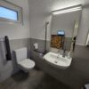 Rollstuhlgerechte WC-Anlage, B 160 x T 90 cm