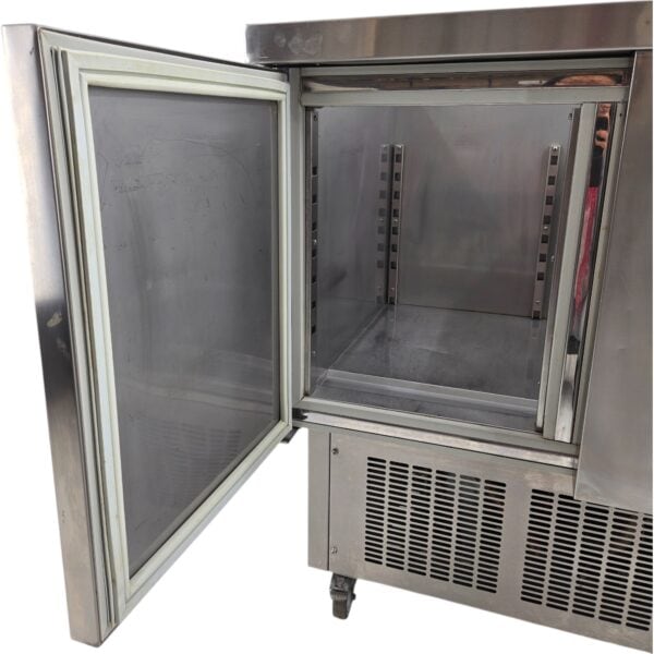 Saladette 3x GN 1/1 auf Rollen, 230V, 407W, B 107 x T 70 x H 94 cm – Bild 4