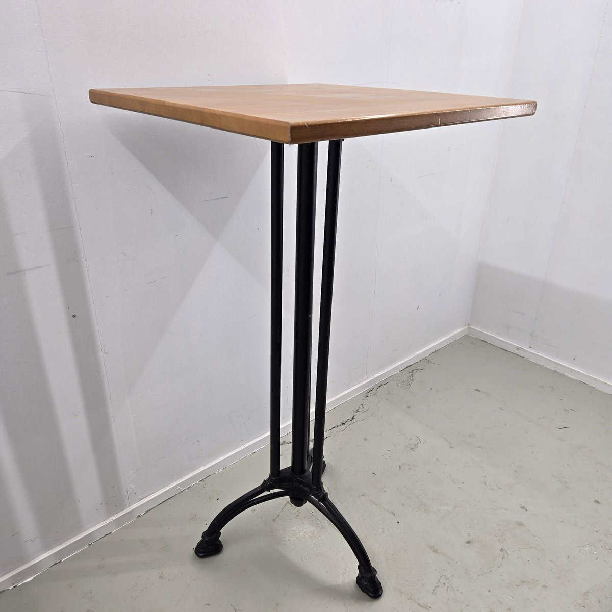 Bartisch Buche massiv B 60.5 x T 60.5 x H 113.5 cm – Bild 3