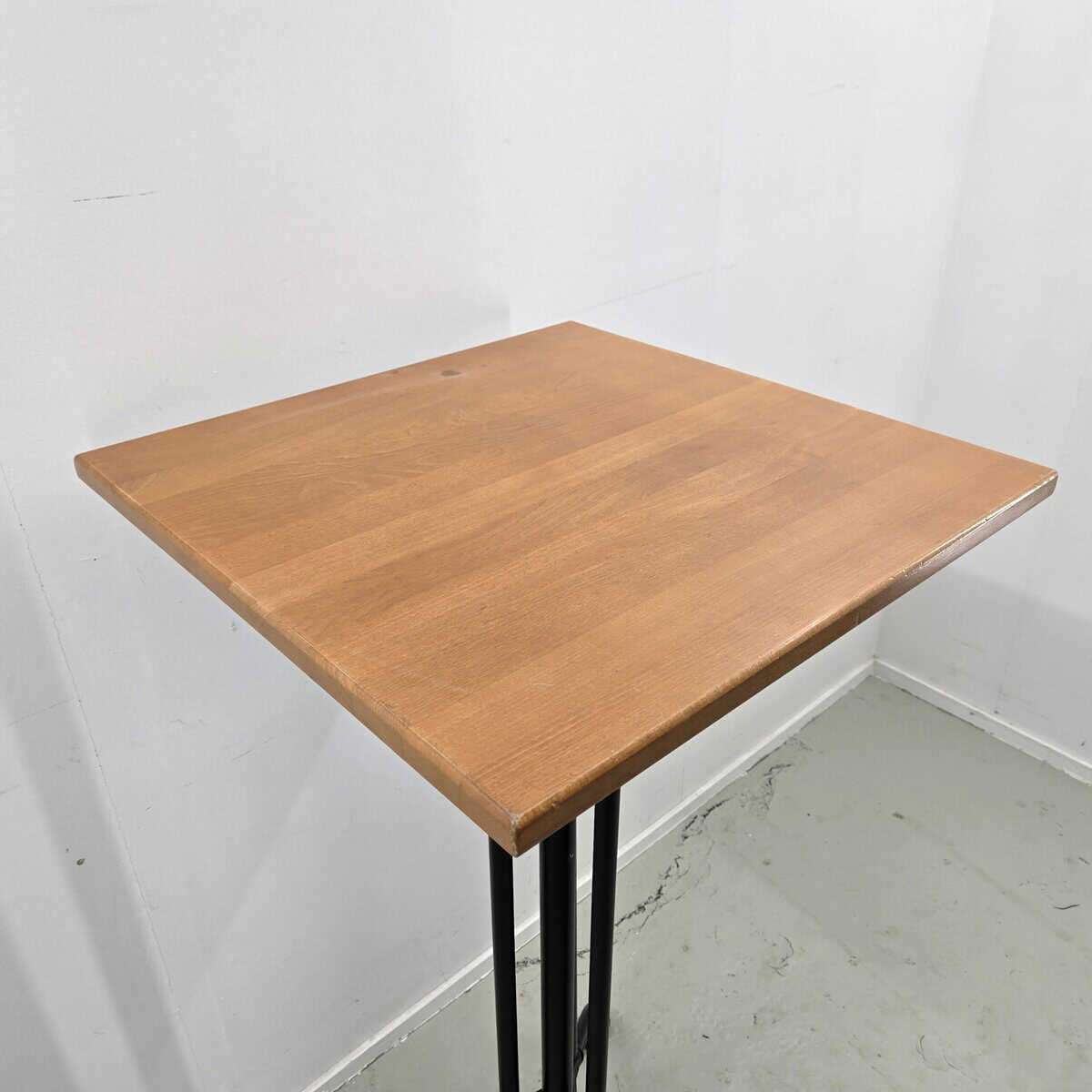Bartisch Buche massiv B 60.5 x T 60.5 x H 113.5 cm – Bild 4
