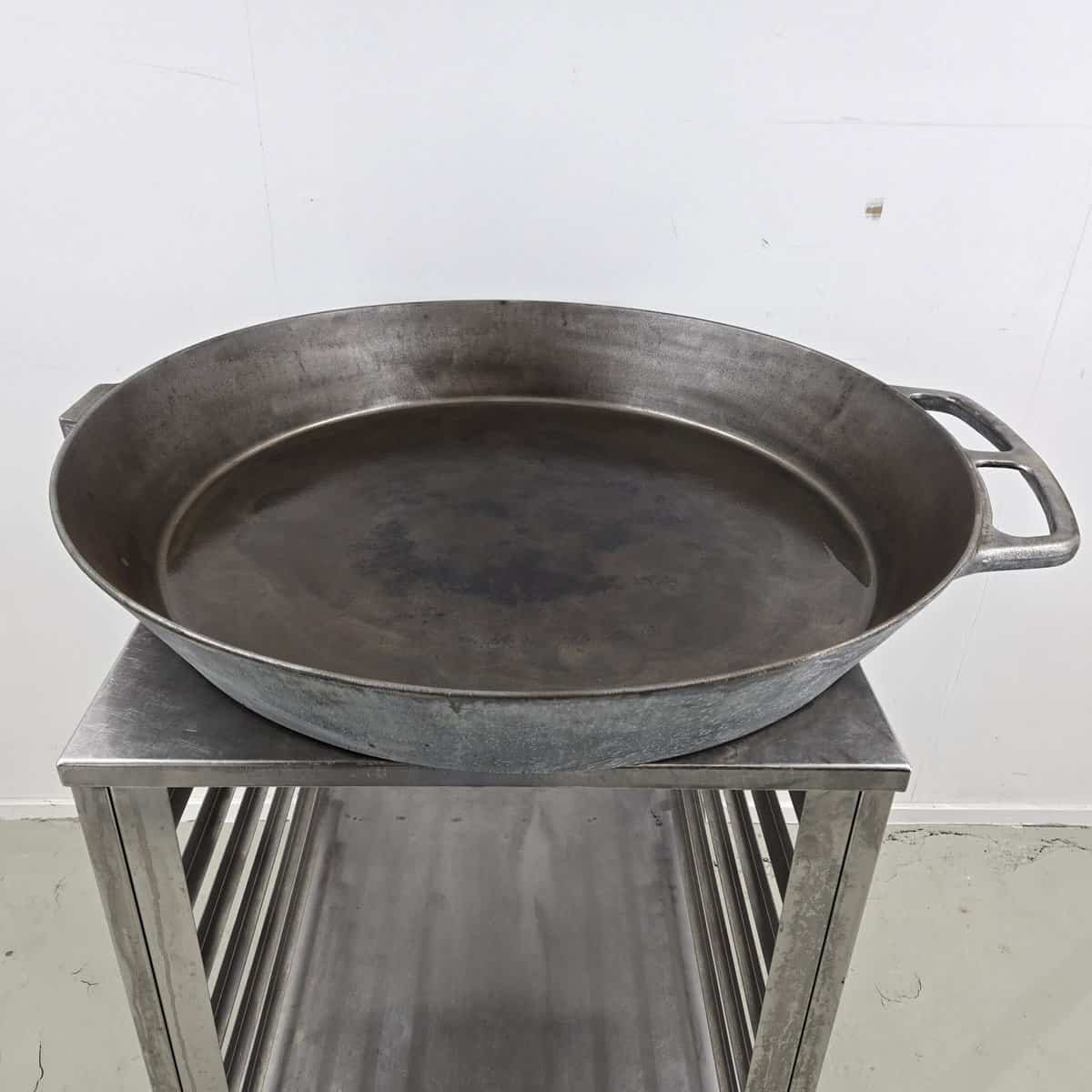 Gusseisenpfanne Ø 79 x H 12 cm, 42.5 kg