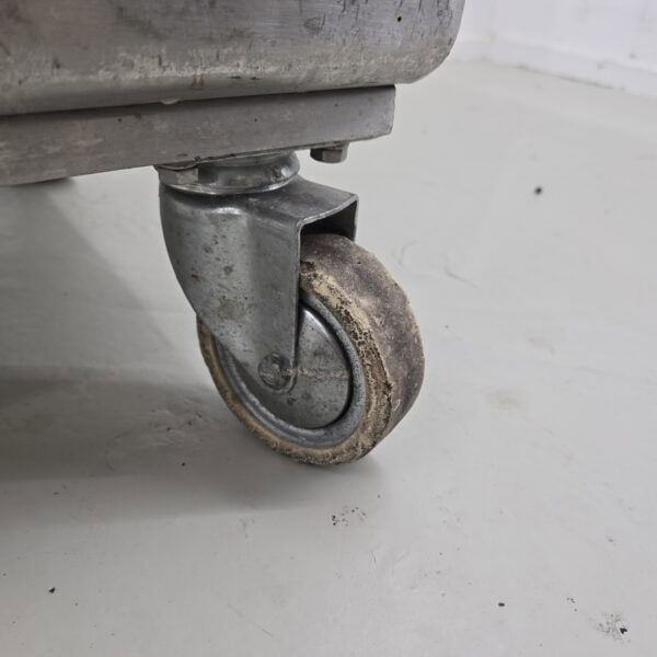 Mehlwagen I Zutatenwagen Edelstahl inkl. Deckel, B 50 x T 55 x H 64 cm, 176 l – Bild 4