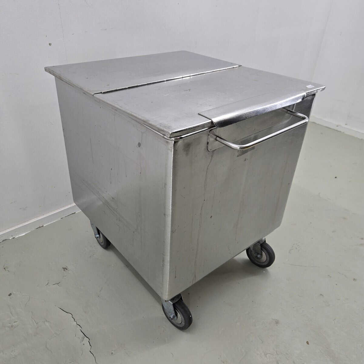 Mehlwagen I Zutatenwagen Edelstahl mit Haltegriff und Deckel, B 50 x T 55 x H 64 cm, 176 l – Bild 2