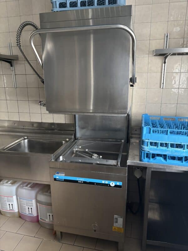 Haubenspülmaschine Meiko EcoStar 545 inkl. Zu- und Wegführtisch – Bild 2