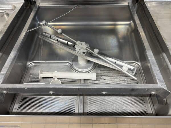 Haubenspülmaschine Meiko EcoStar 545 inkl. Zu- und Wegführtisch – Bild 4