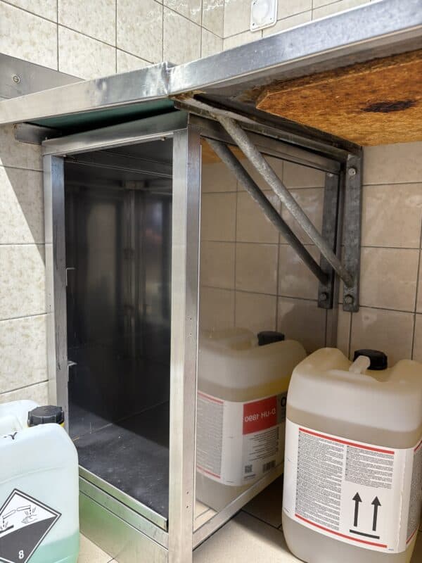 Haubenspülmaschine Meiko EcoStar 545 inkl. Zu- und Wegführtisch – Bild 6