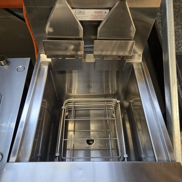 Fritteuse CNIX FRYER 380V, 6kW, 16A, B 44 x T 89 x H 115 cm – Bild 4