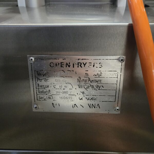 Fritteuse CNIX FRYER 380V, 6kW, 16A, B 44 x T 89 x H 115 cm – Bild 9