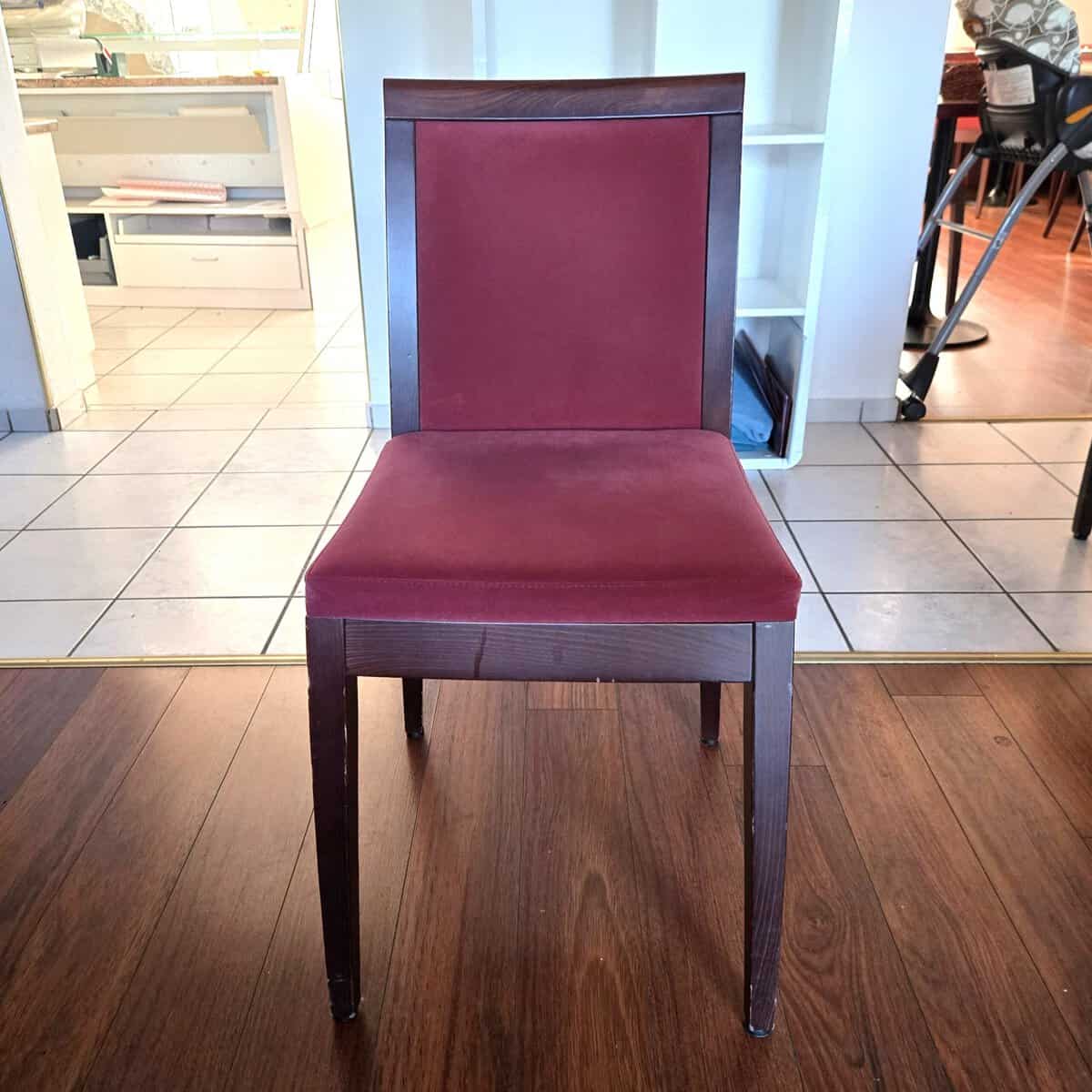 Stuhl mit Rücken- und Sitzpolster I 20 STK für CHF 990.00 – Bild 2