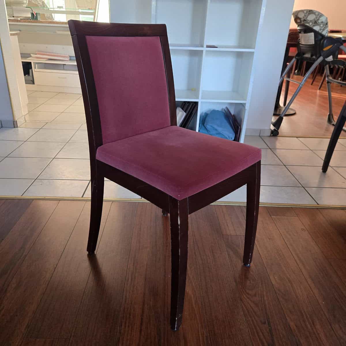 Stuhl mit Rücken- und Sitzpolster I 20 STK für CHF 990.00