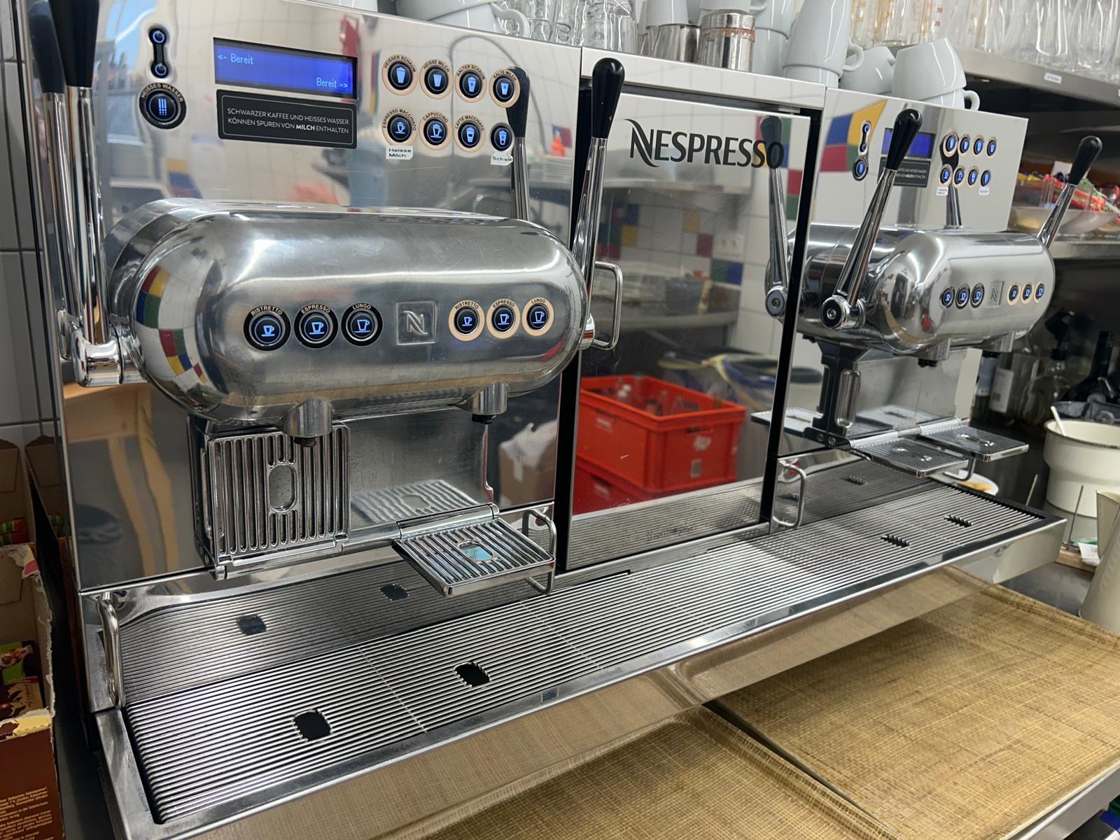 Nespresso Aguila 440 Professional I CHF 1'390.00 – Bild 2