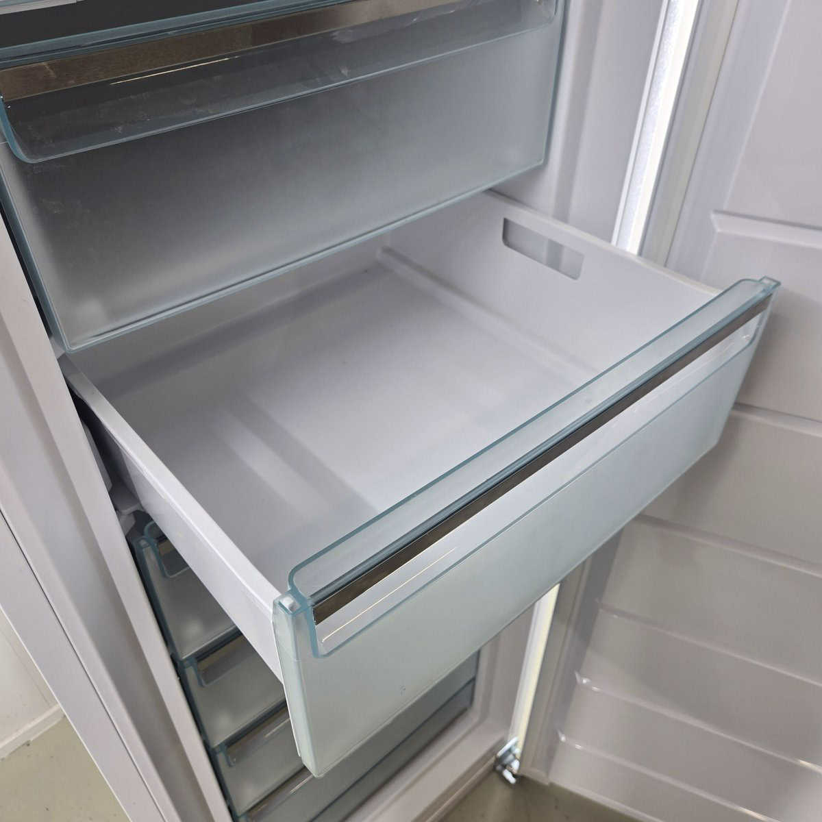 Gefrierschrank Miele FN 29474 ws weiss rechts, B 70 x T 75 x H 195 cm, 230V, 286W, 370 l – Bild 5