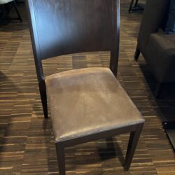 Stuhl Dietiker Polstersitz Leder braun stapelbar, B 44 x T 50 x H 86/SH 47 cm