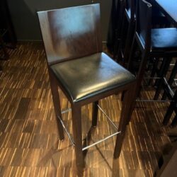 Barstuhl Ledersitz B 39 x T 42 x H 111/SH 83 cm