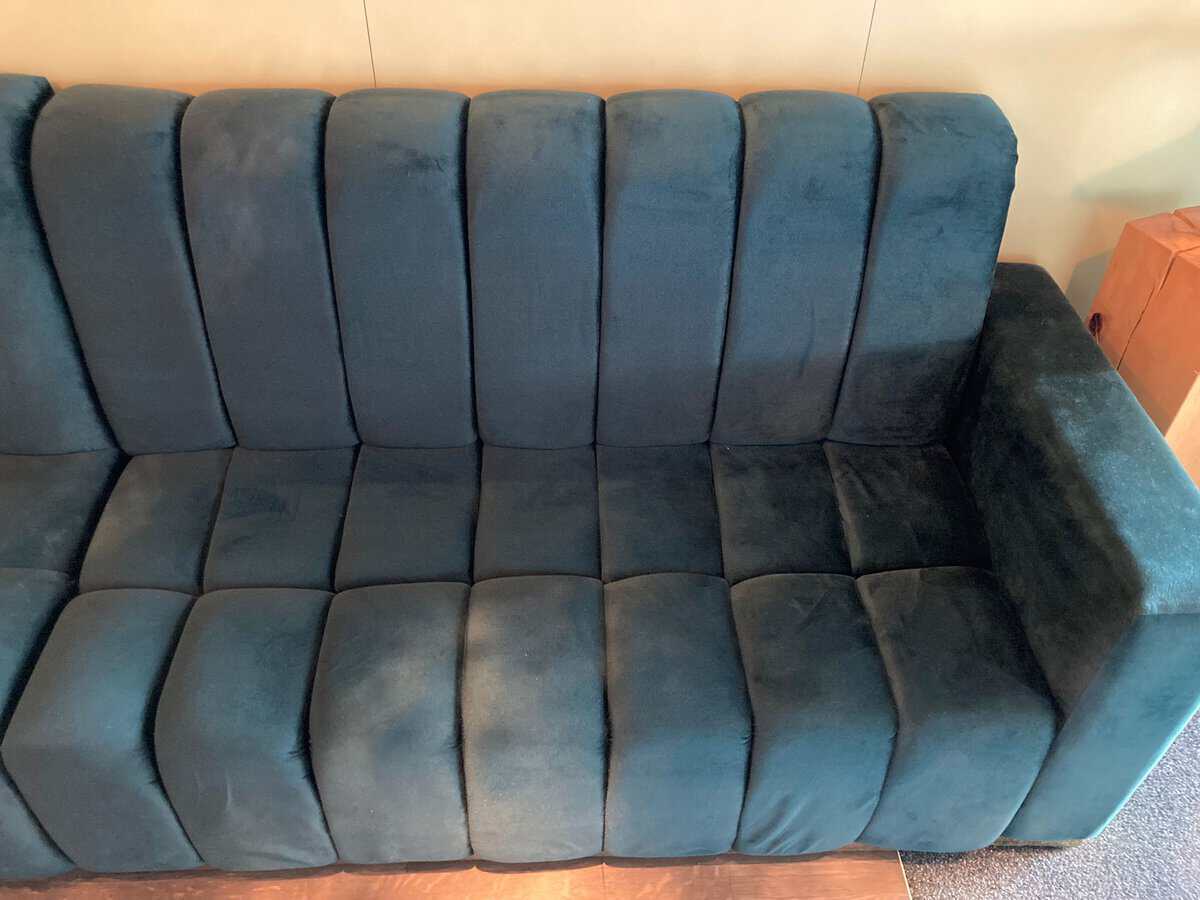 Sitzbank mit Stoffüberzug Samt türkis, B 160 x T 79 x H 100 I Total 17 STK, Stückpreis CHF 130.00 – Bild 2