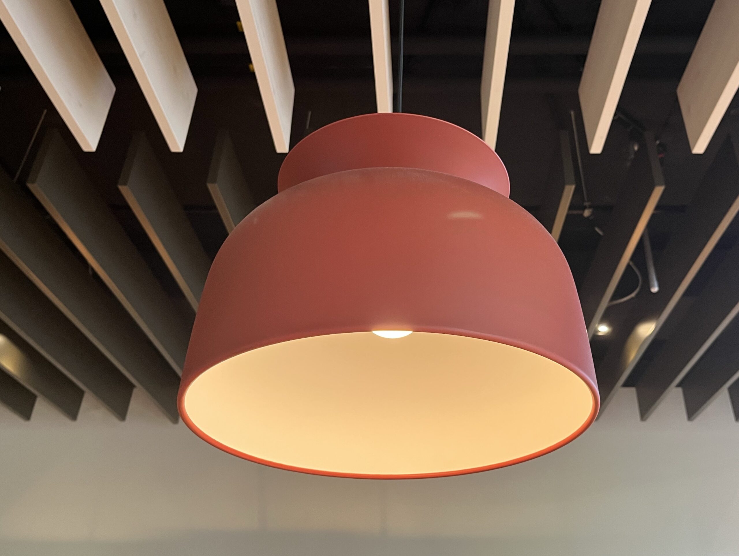 Pendelleuchte Gubi Ronde rusty red