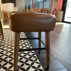 Hocker Schnieder Eiche/Leder Cognac