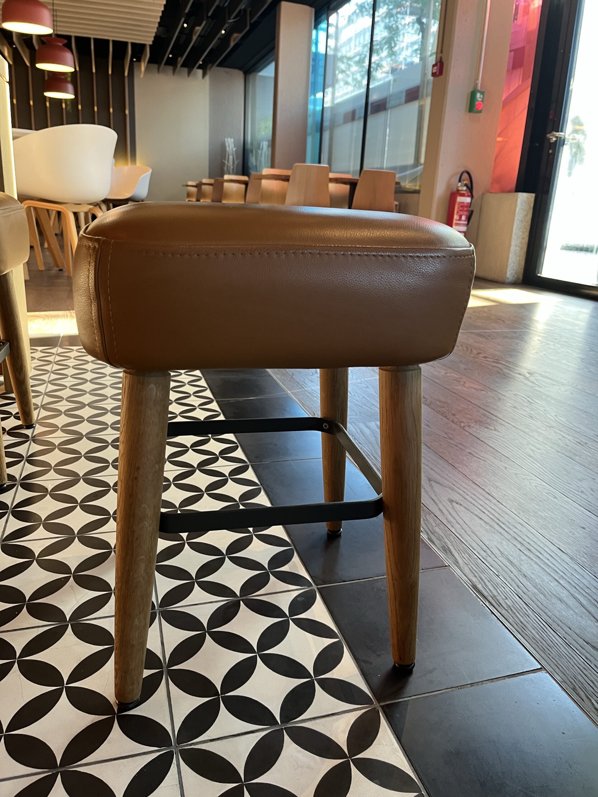 Hocker Schnieder Eiche/Leder Cognac