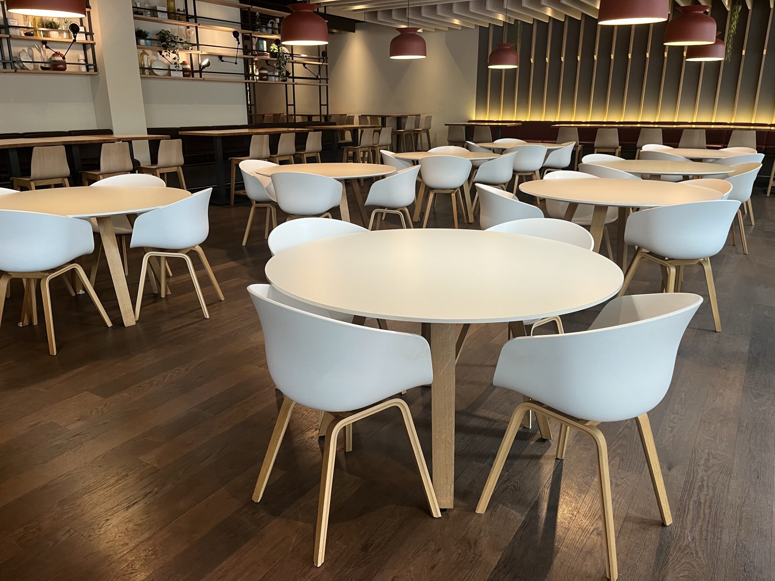 Tisch KFF Maverik rund 130
