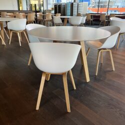 Schalenstuhl HAY About A Chair mit Holzgestell